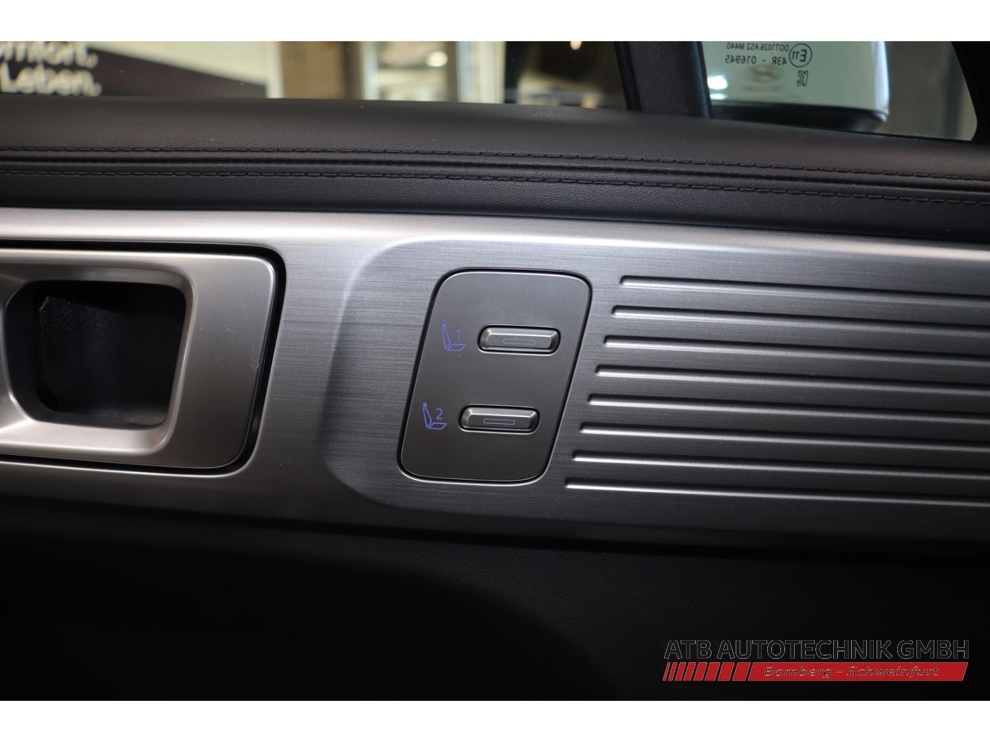 Fahrzeugabbildung Hyundai SANTA FE Intro 1.6 T-GDI Hybrid 4WD HUD Navi Mem