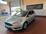 Ford Focus Turnier Business*ANHÄNGERKUPPLUNG*PDC*TÜV* - mit Benzin-Antrieb: Kombi, Anhängerkupplung