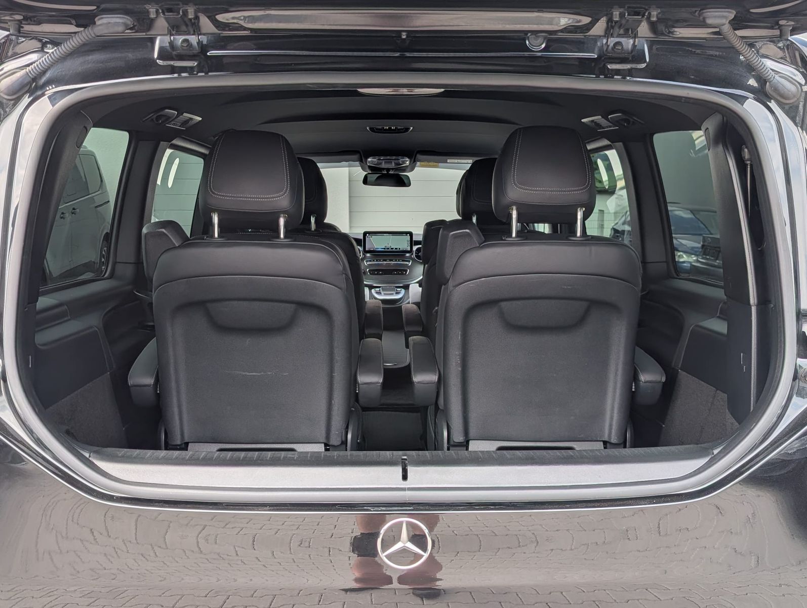 Fahrzeugabbildung Mercedes-Benz V 250 d AMG lang LEDER*DISTR.*BURM.*StandH.*LED