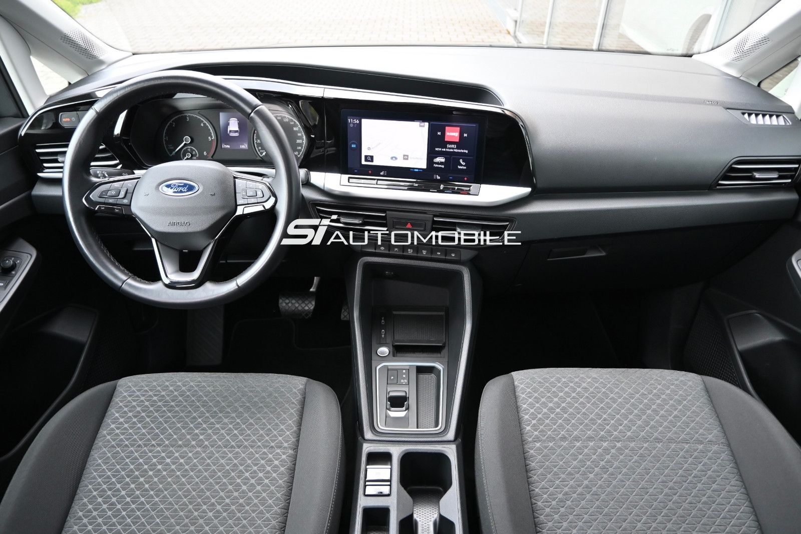 Fahrzeugabbildung Ford Grand Tourneo 2.0 d Titanium Aut °PANO°KAM°8FACH