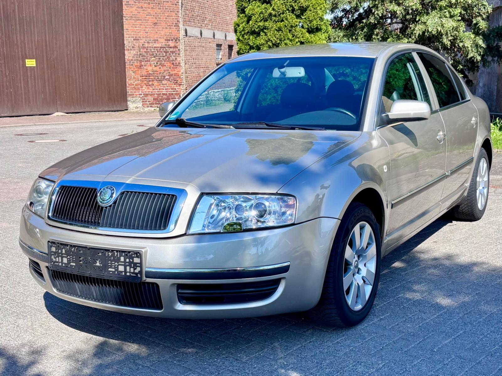 Skoda Superb 2.8 V6 Elegance Automatik,Navi,Leder