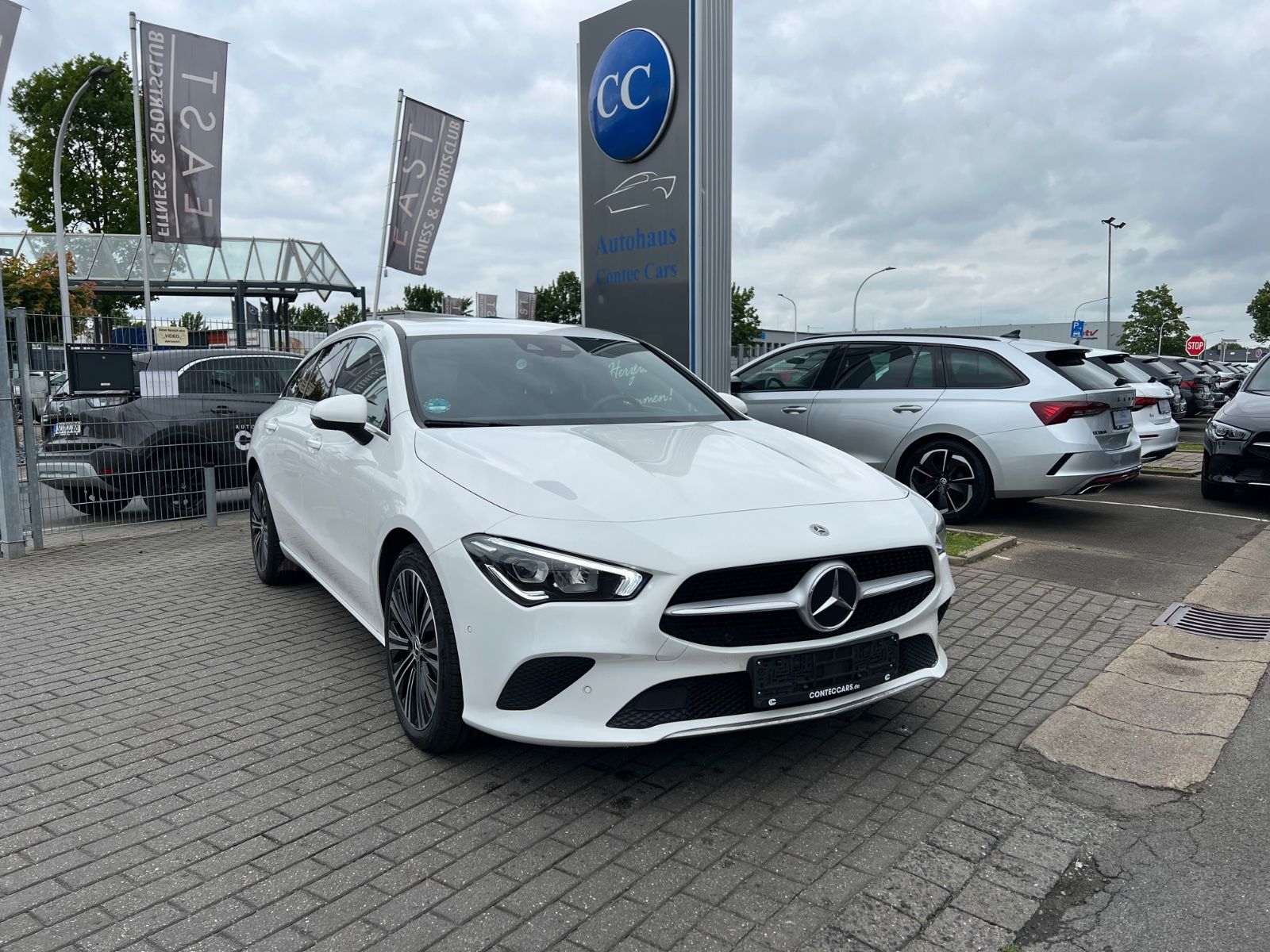 MERCEDES-BENZ CLA 200d Shooting Brake Progressive AHK+MBUX+LED