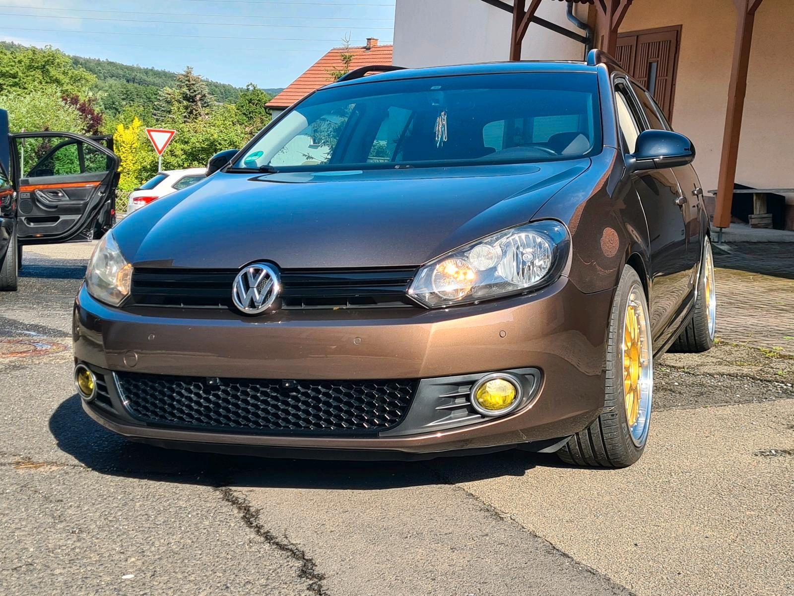 Volkswagen Golf 2012 — interior