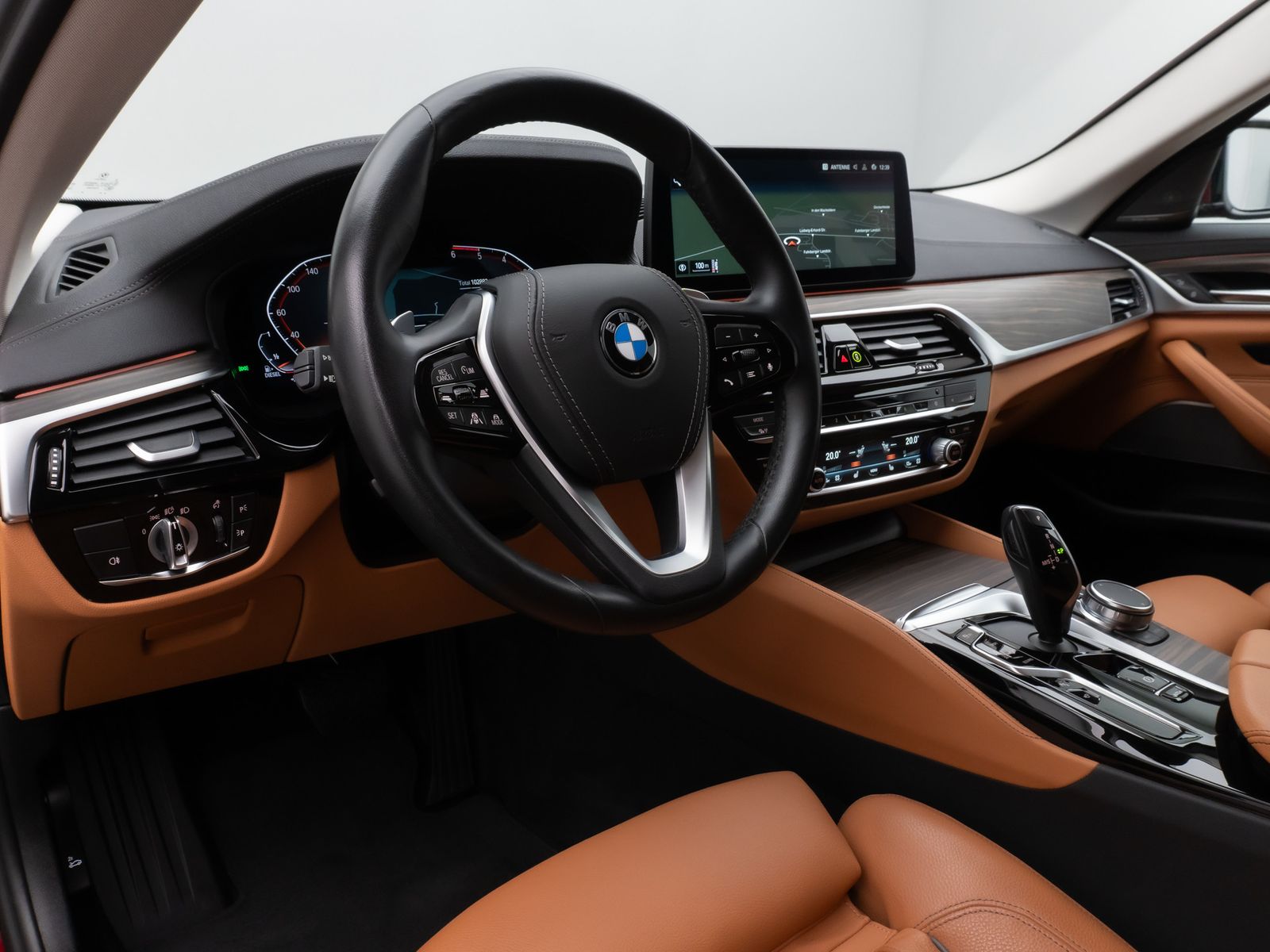 Fahrzeugabbildung BMW 540d xD LuxuryLine 360°Laser HUD DAB H/K Komfort