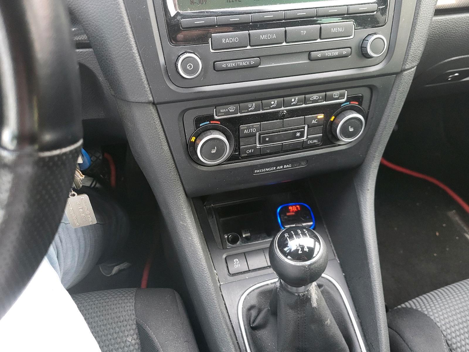 Volkswagen Golf 2011 — photo 14