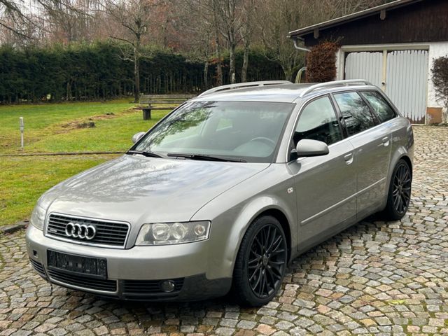 Audi A4 Avant 2.5 TDI  Quattro,6Gang,Xenon,AHK,175tkm