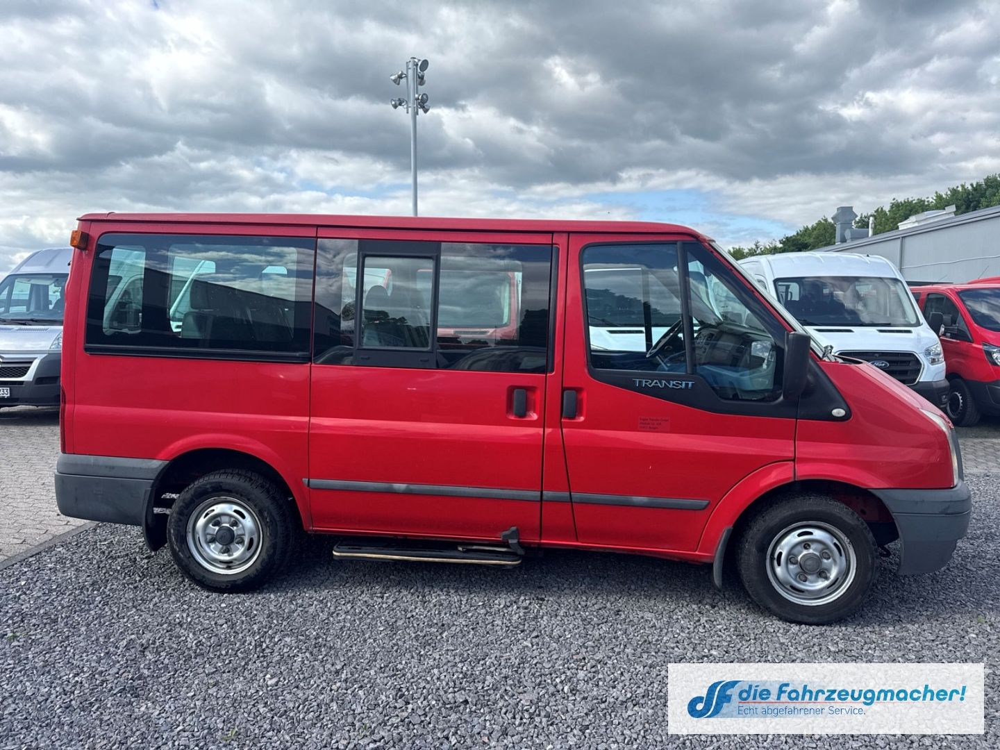 Fahrzeugabbildung Ford Transit Kombi FT 280 K Freisprech Allwetterreife