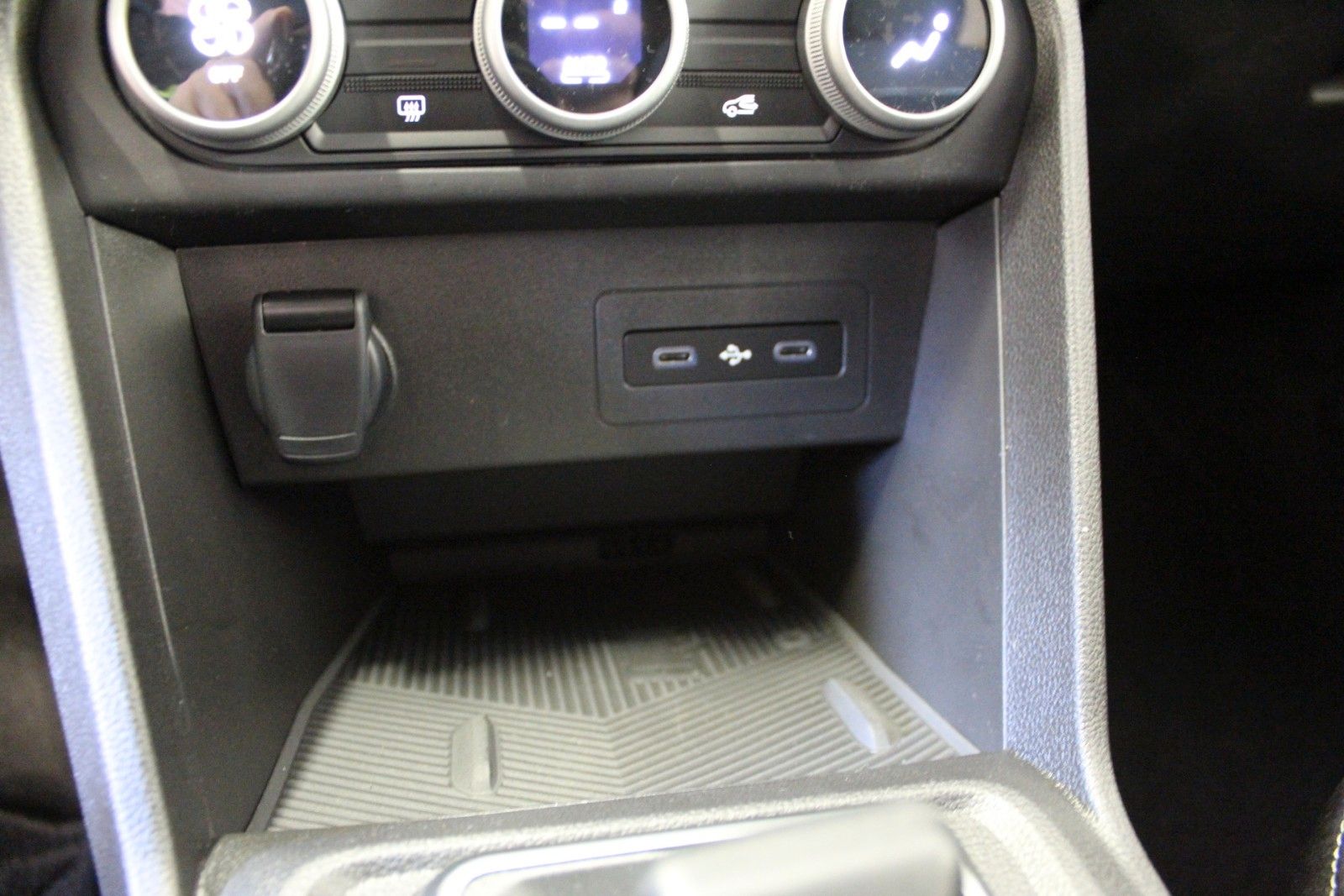 Fahrzeugabbildung Dacia Jogger Hybrid 155 Journey 7-Sitzer MY 2026