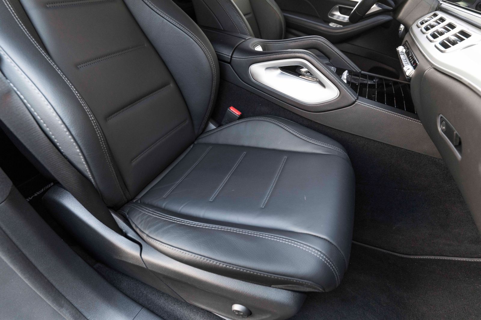 Fahrzeugabbildung Mercedes-Benz GLE 350de 4Matic AMG 3D KAM BURMESTER ACC LUFT