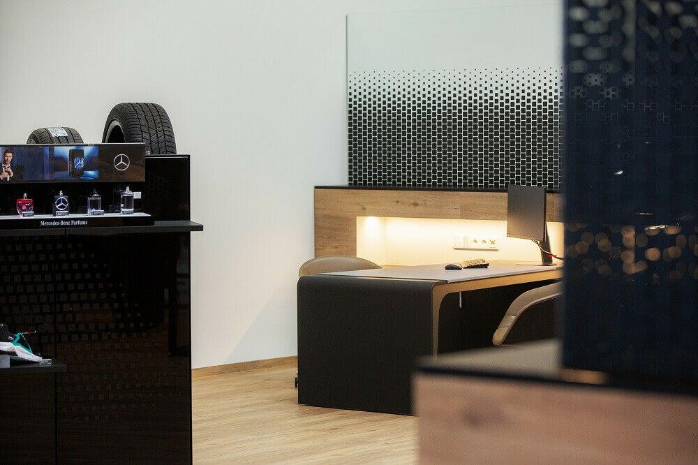 showroom-image-bottom