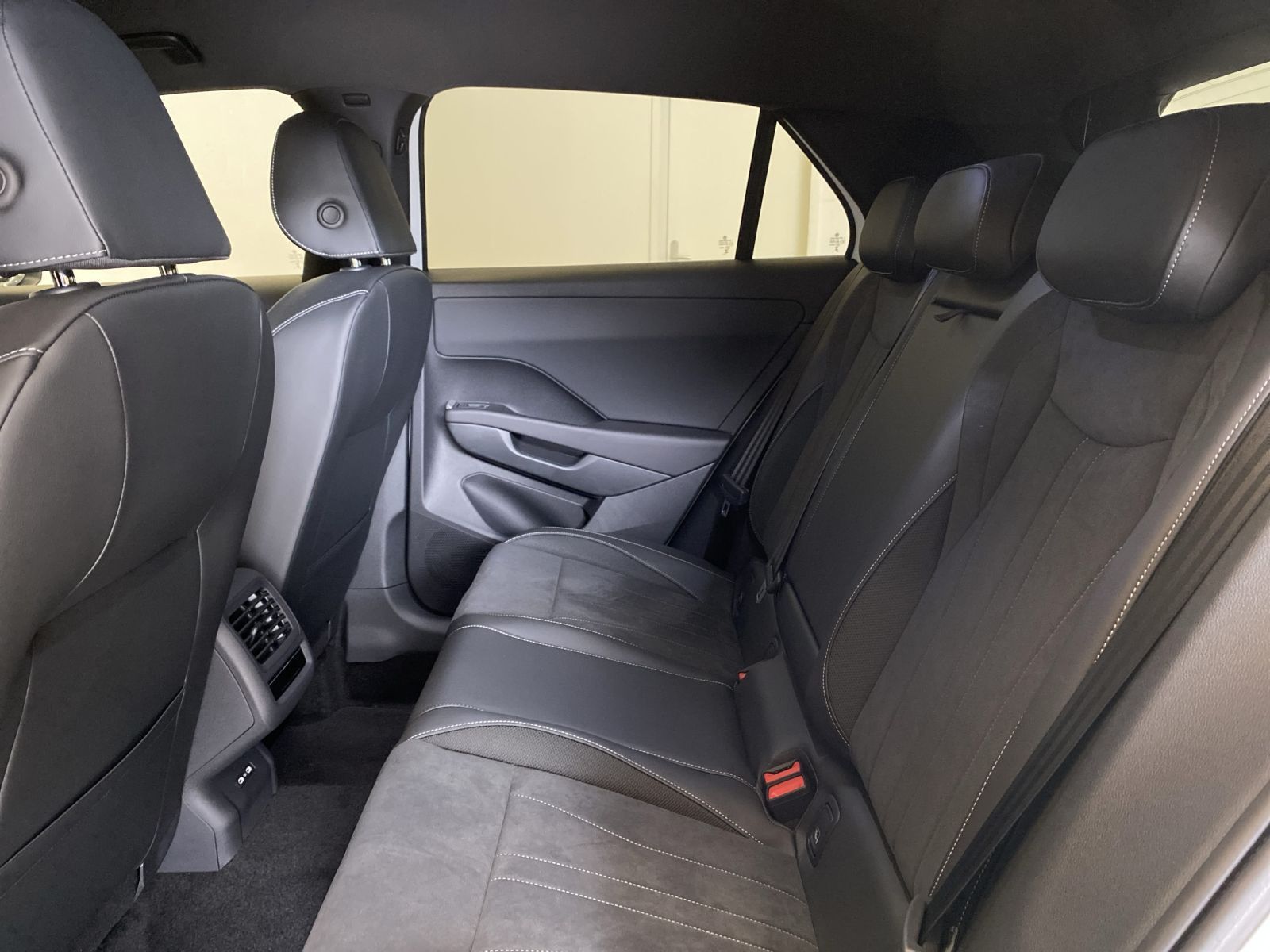 Volkswagen T-Roc - Bild 11