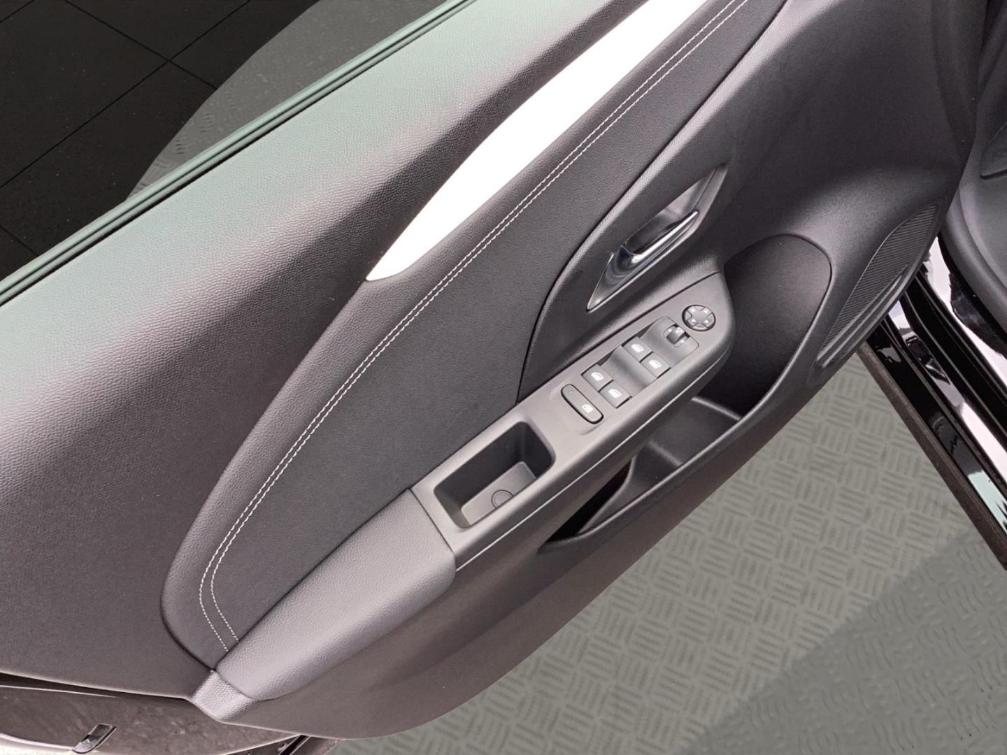 Opel Corsa GS I-LUX+NAVI+R-KAM+SHZ+LRH+TWA+KEYLESS+AL