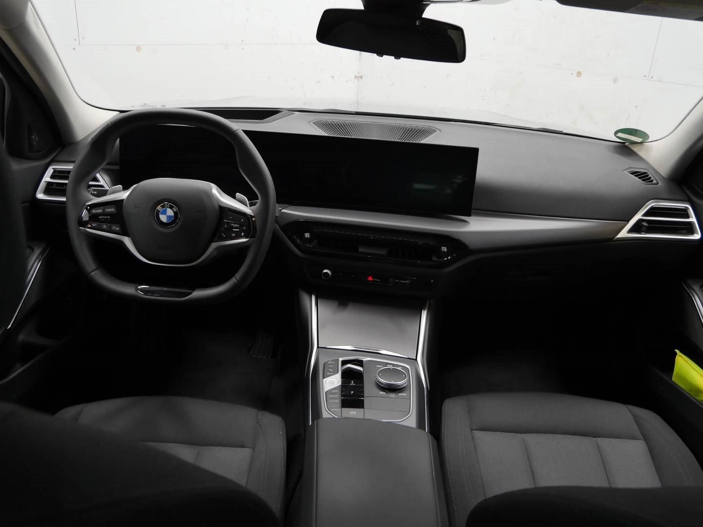 Fahrzeugabbildung BMW 330i xDrive |Komfortzugang |AHK |Harman Kardon