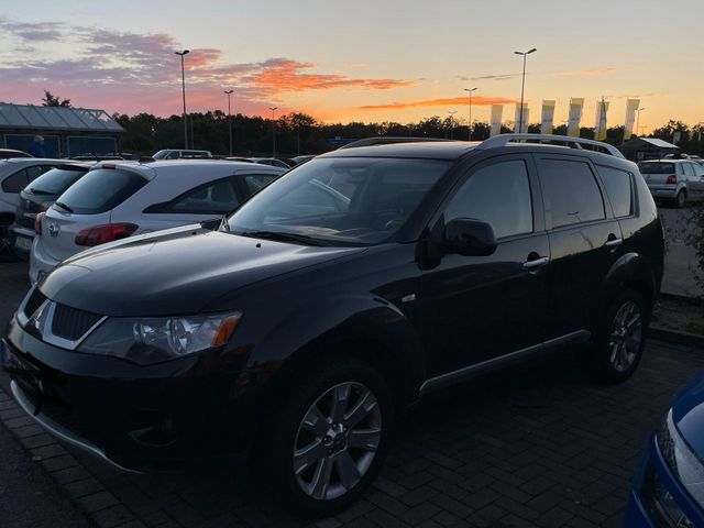 Mitsubishi Outlander 2,4 Mivec (UmbrellanE...