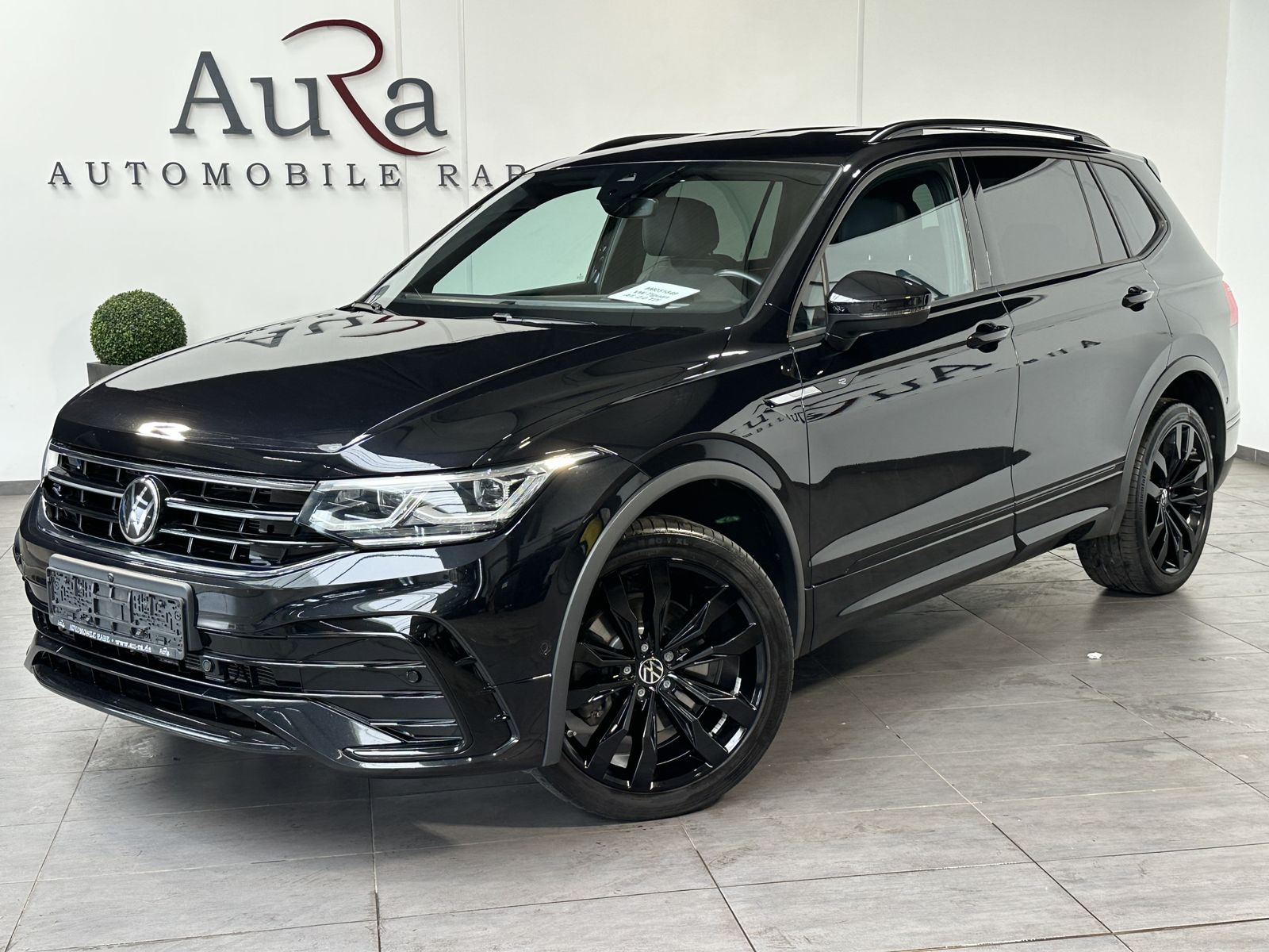 Fahrzeugabbildung Volkswagen Tiguan Allspace 4M R-Line NAV+IQ-LIGHT+AHK+20ZO
