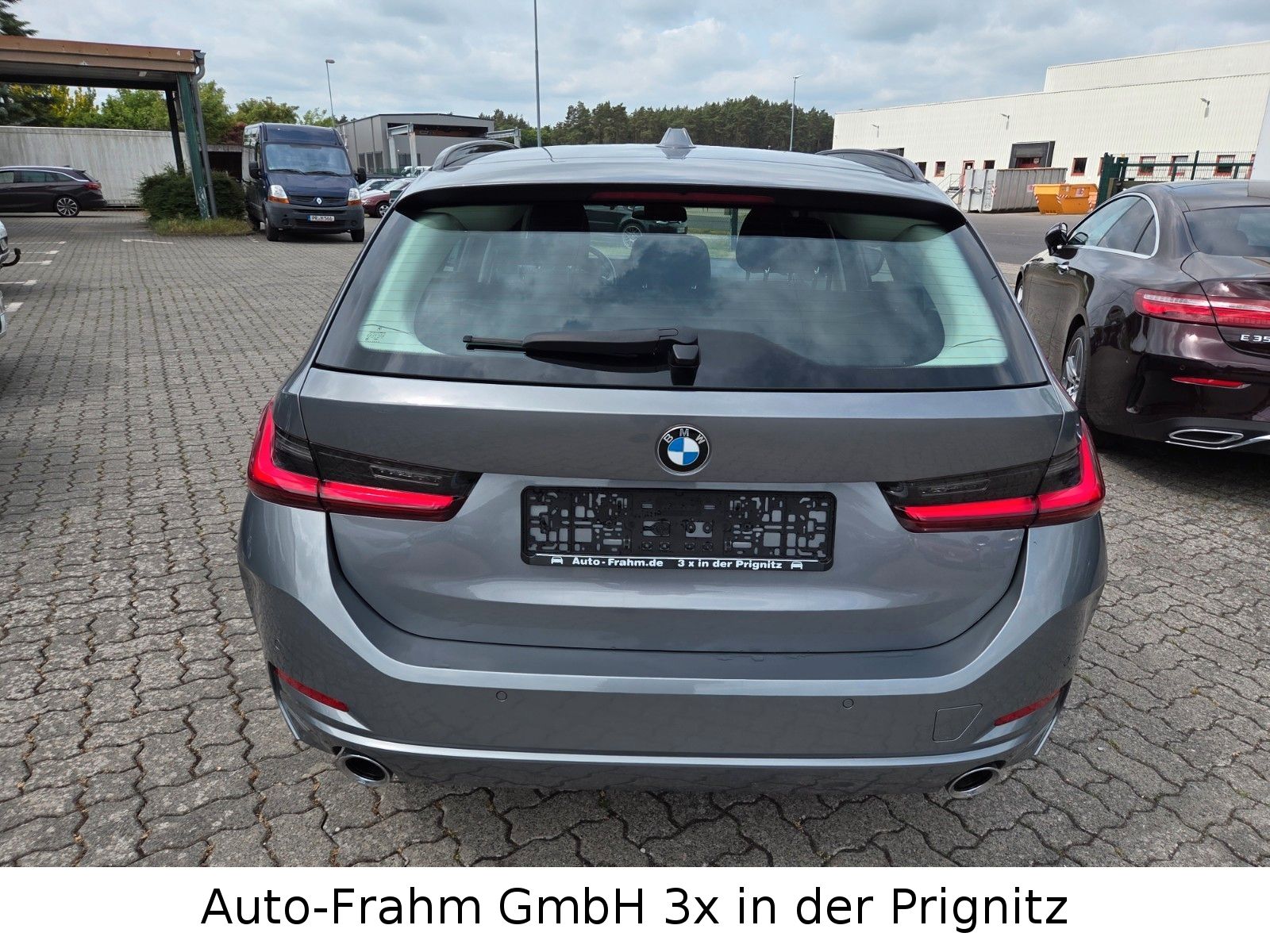 BMW 320 3 Touring 320 d xDrive LED NAVI foto 19