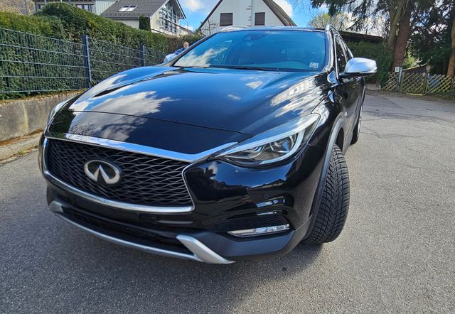 INFINITI QX30