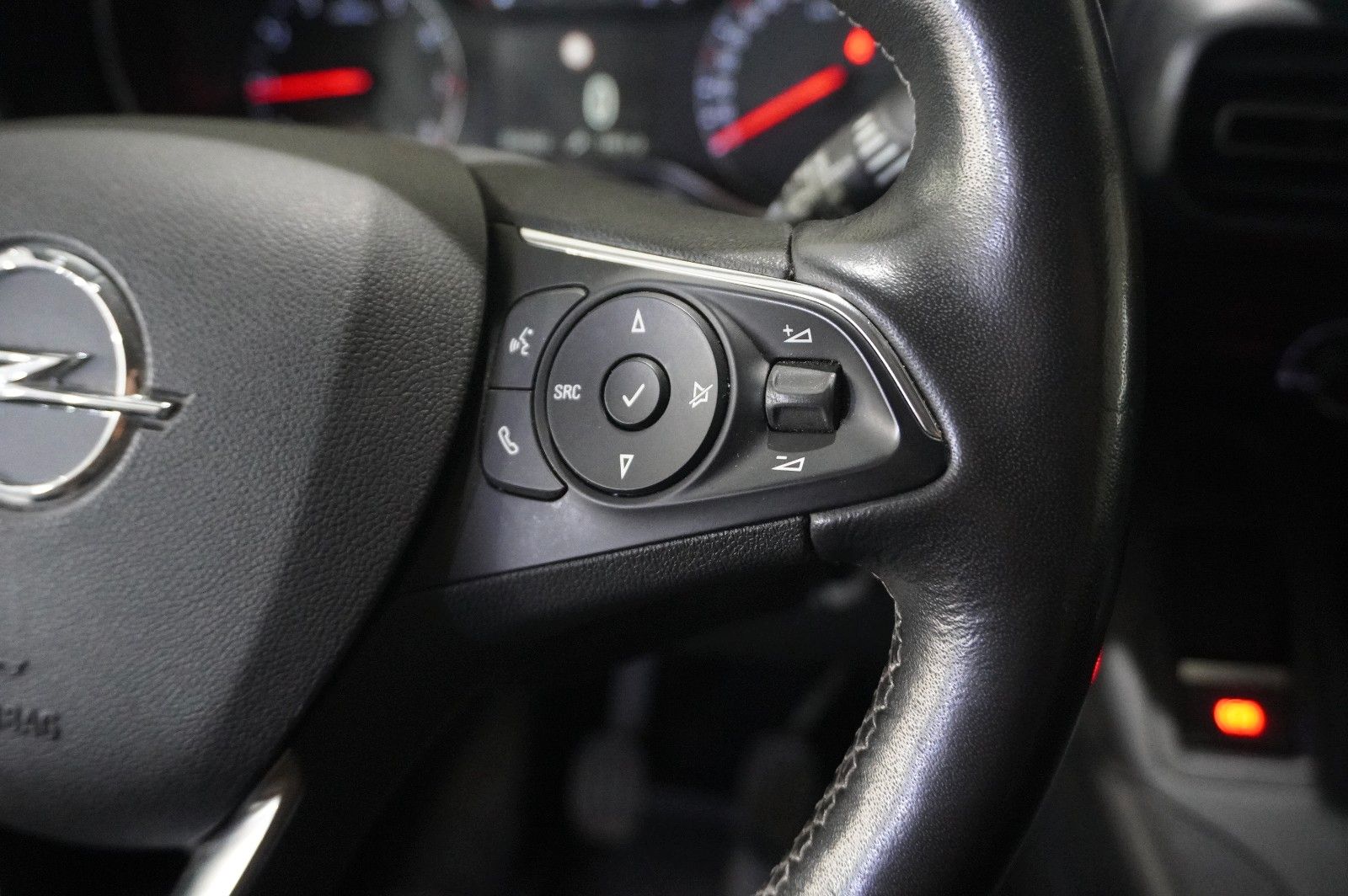 Fahrzeugabbildung Opel Combo Life 1.5D ELEGANCE NAVI/LED/KAMERA/SH/AHK