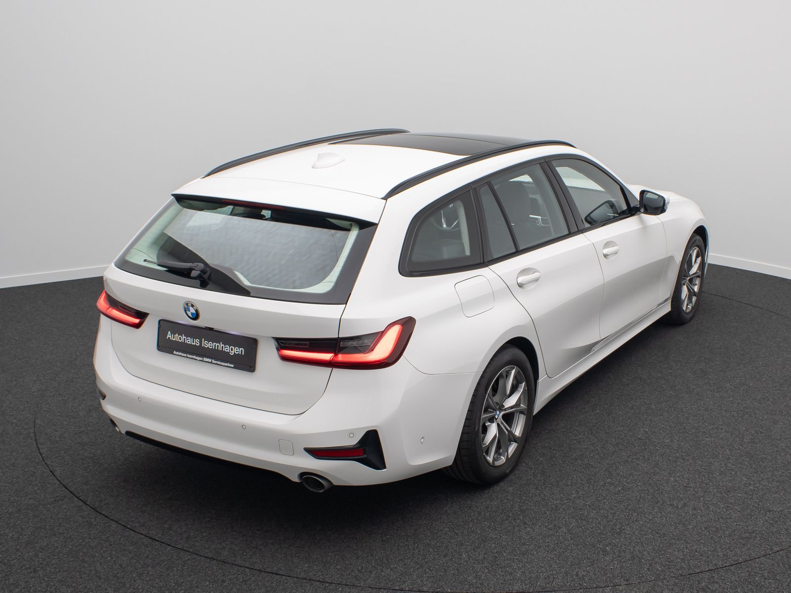 Fahrzeugabbildung BMW 330d xD Sport Line DAB Kamera Laser Panorama