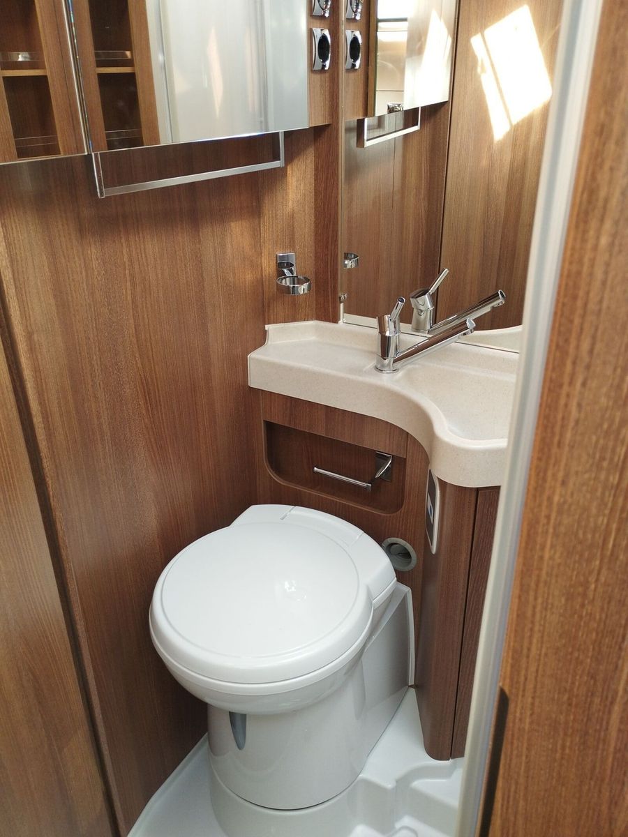 Fahrzeugabbildung Carthago c-compactline I 138 DB Fiat, Navi, Chassis-Plus