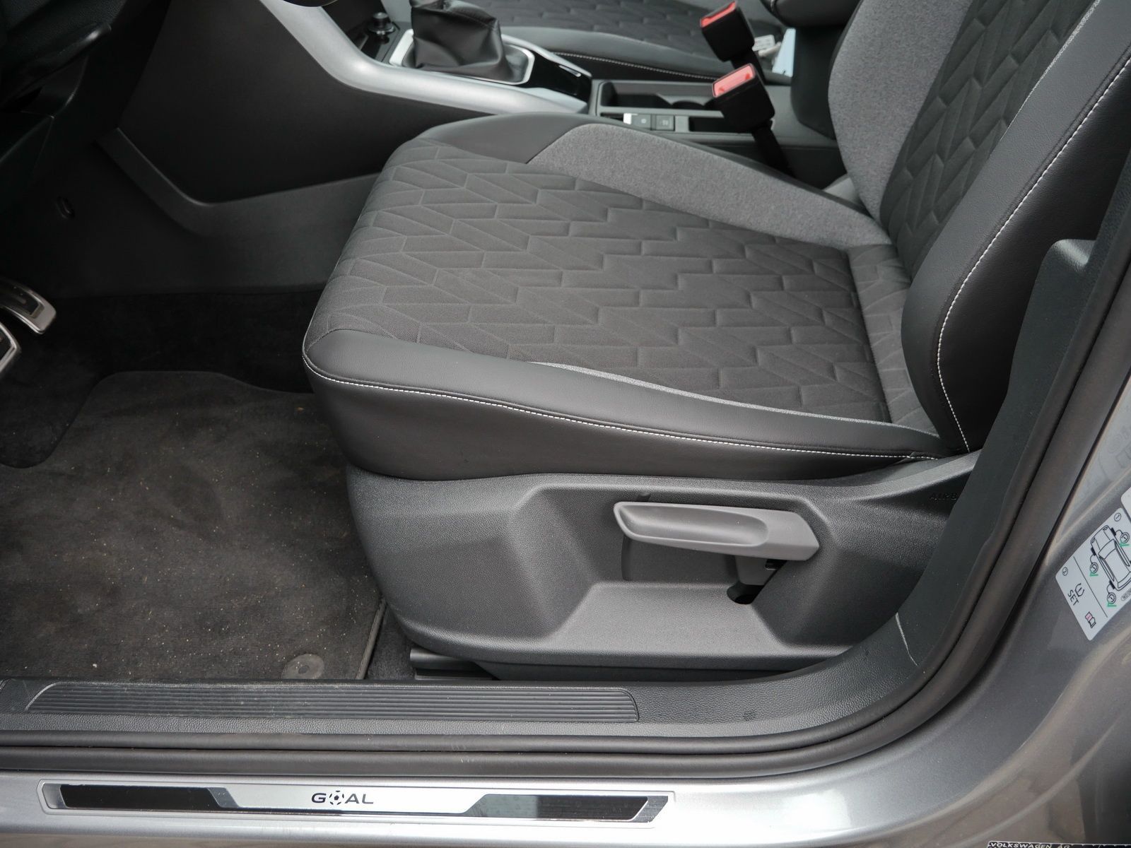 Volkswagen T-Roc - Bild 21