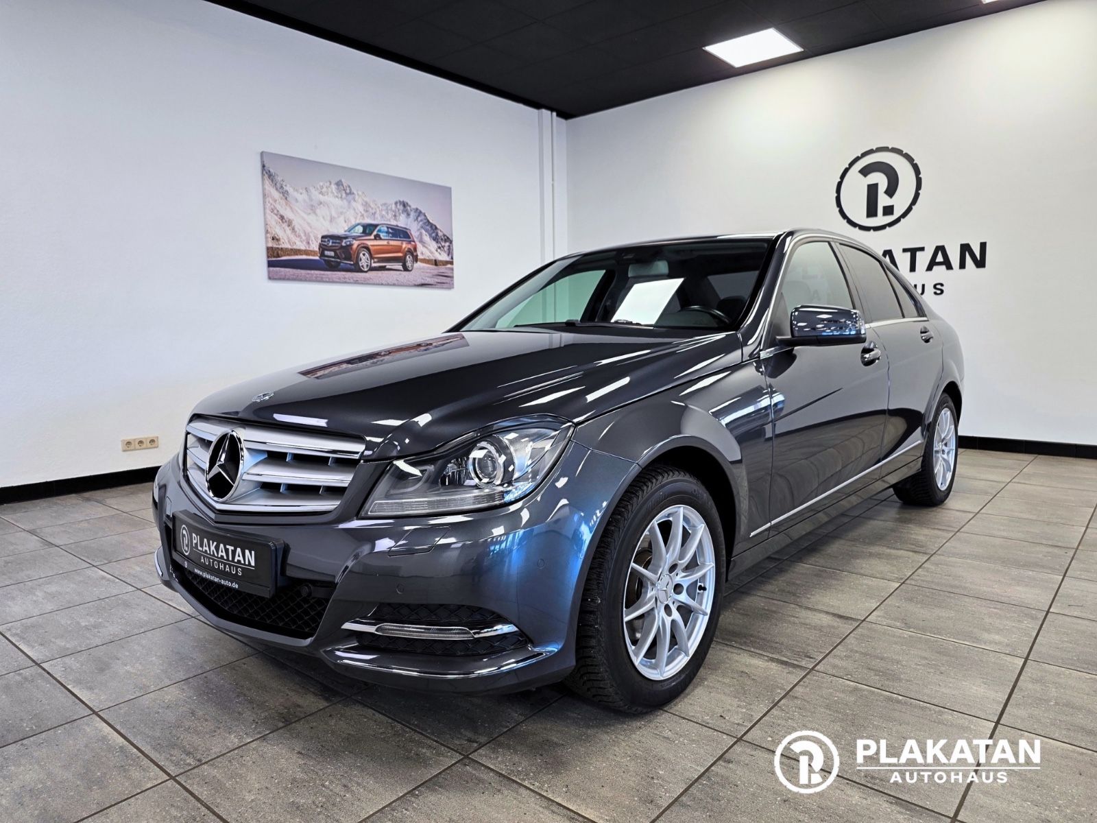 Fahrzeugabbildung Mercedes-Benz C 200 CGI Avantgarde Bi-Xenon AdaptLicht