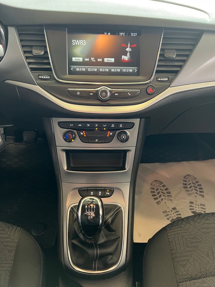 Fahrzeugabbildung Opel Astra K Lim. 5-trg. Active Start/Stop