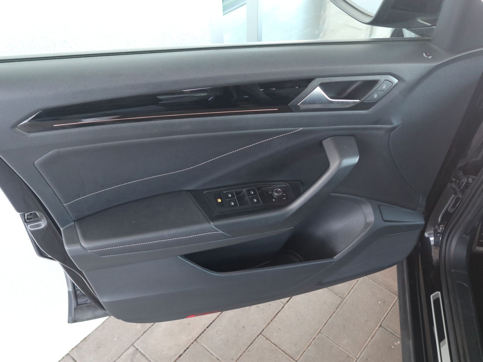 Volkswagen T-Roc - Bild 9