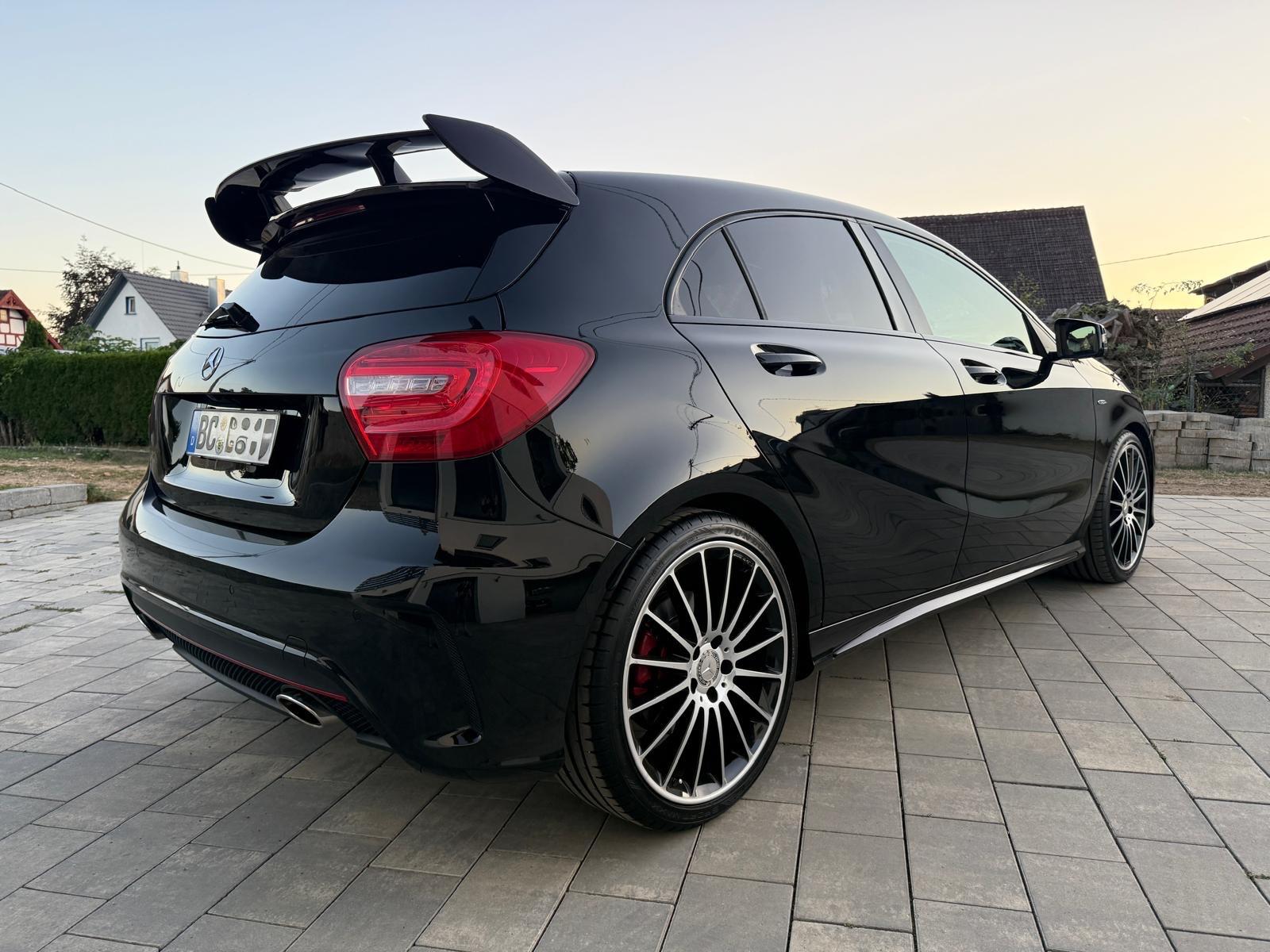 Mercedes-Benz A 250*4MATIC*Sport*AMG*Pano-Dach*Kamera*19 Zoll