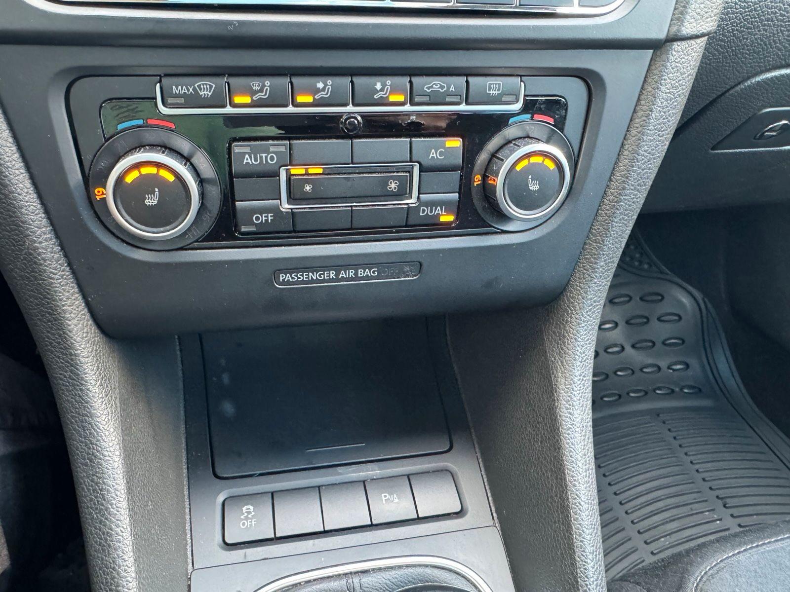 Volkswagen Golf 2011 — photo 15