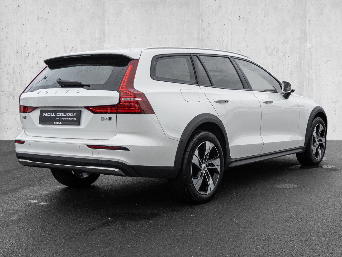Volvo V60 Cross Country B4 D AWD Plus Bright PILOT LED foto 4