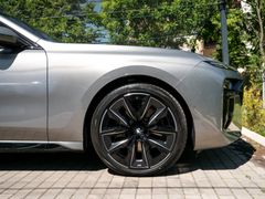 BMW 740 – 14 / 35