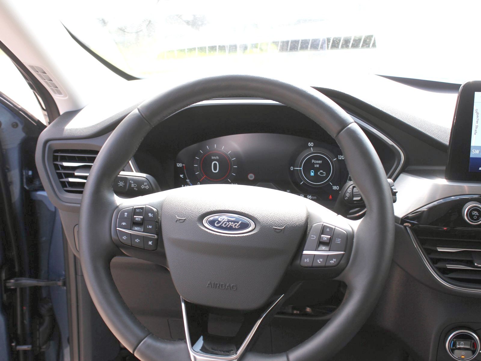 Fahrzeugabbildung Ford Kuga Plug-In Hybrid Titanium 2,5 Duratec