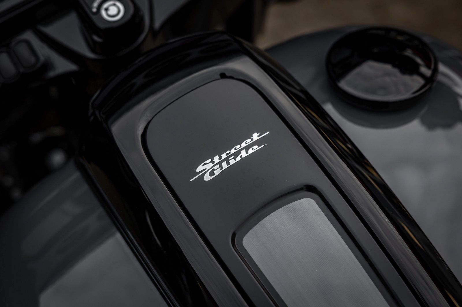 Fahrzeugabbildung Harley-Davidson FLHXST STREET GLIDE ST 117 - Jekill & Hyde -