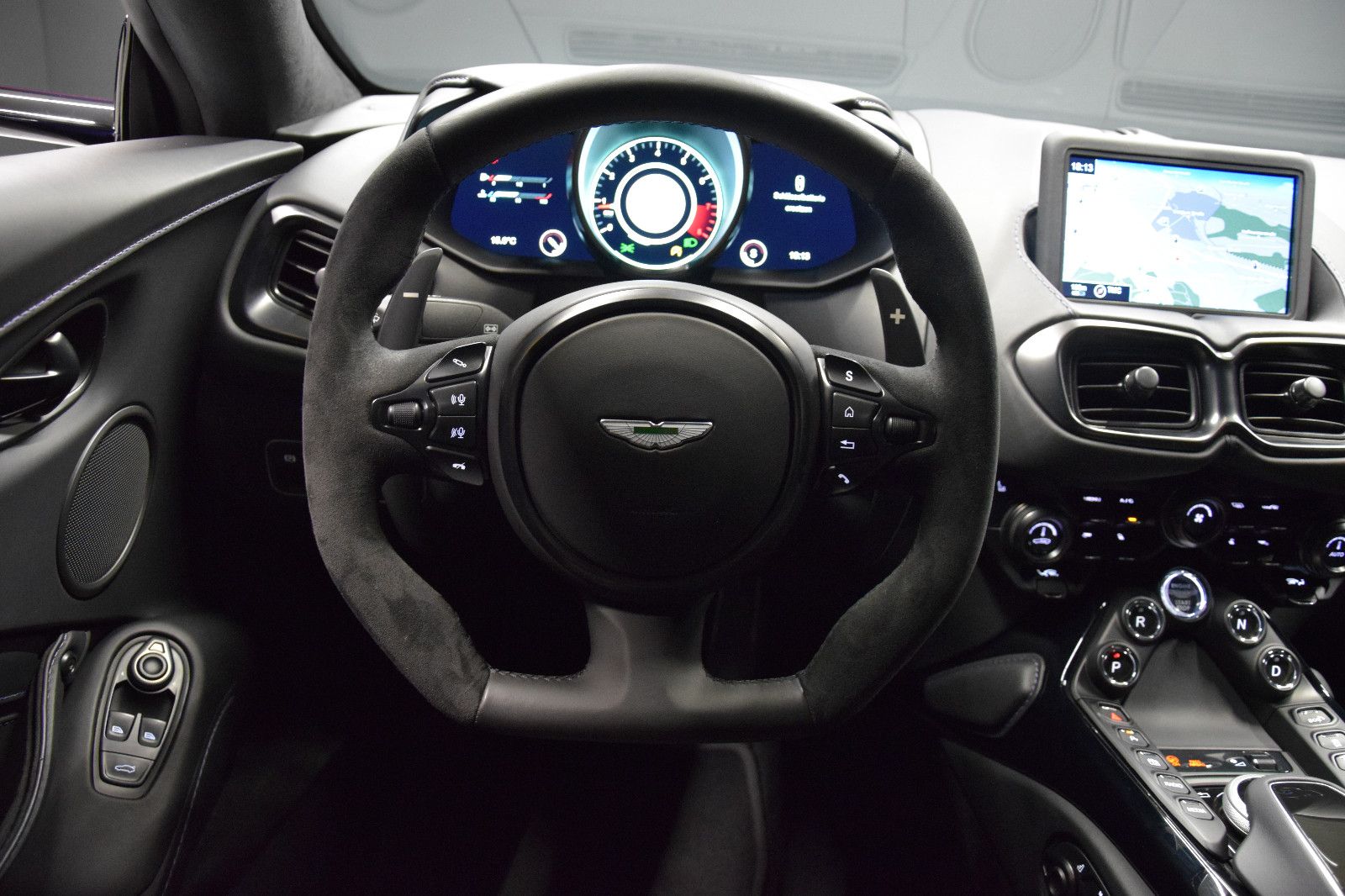 Fahrzeugabbildung Aston Martin V8 Vantage 4.0 V8 02/2027 Garantie