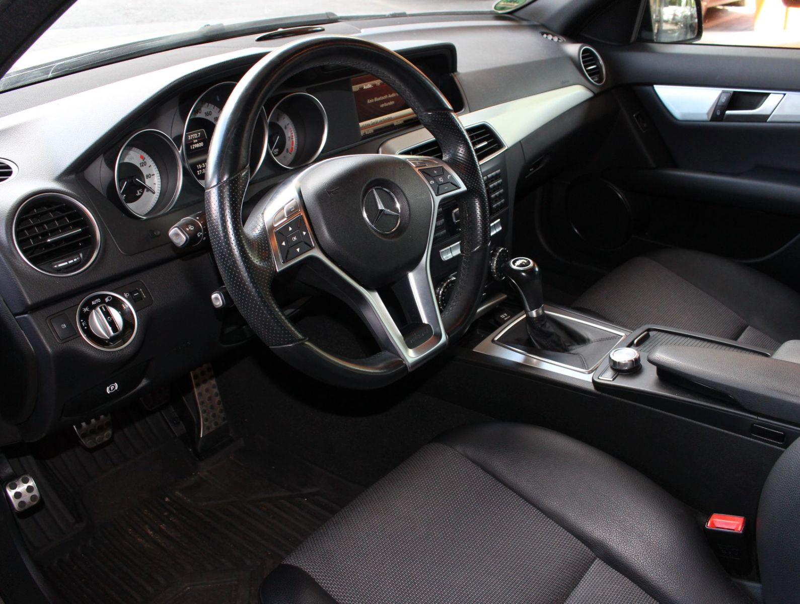 Fahrzeugabbildung Mercedes-Benz C 200 CGI BE AMG Line COMAND+HARMAN KARDON+GSD