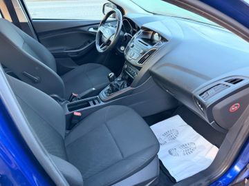 Ford Focus - 11