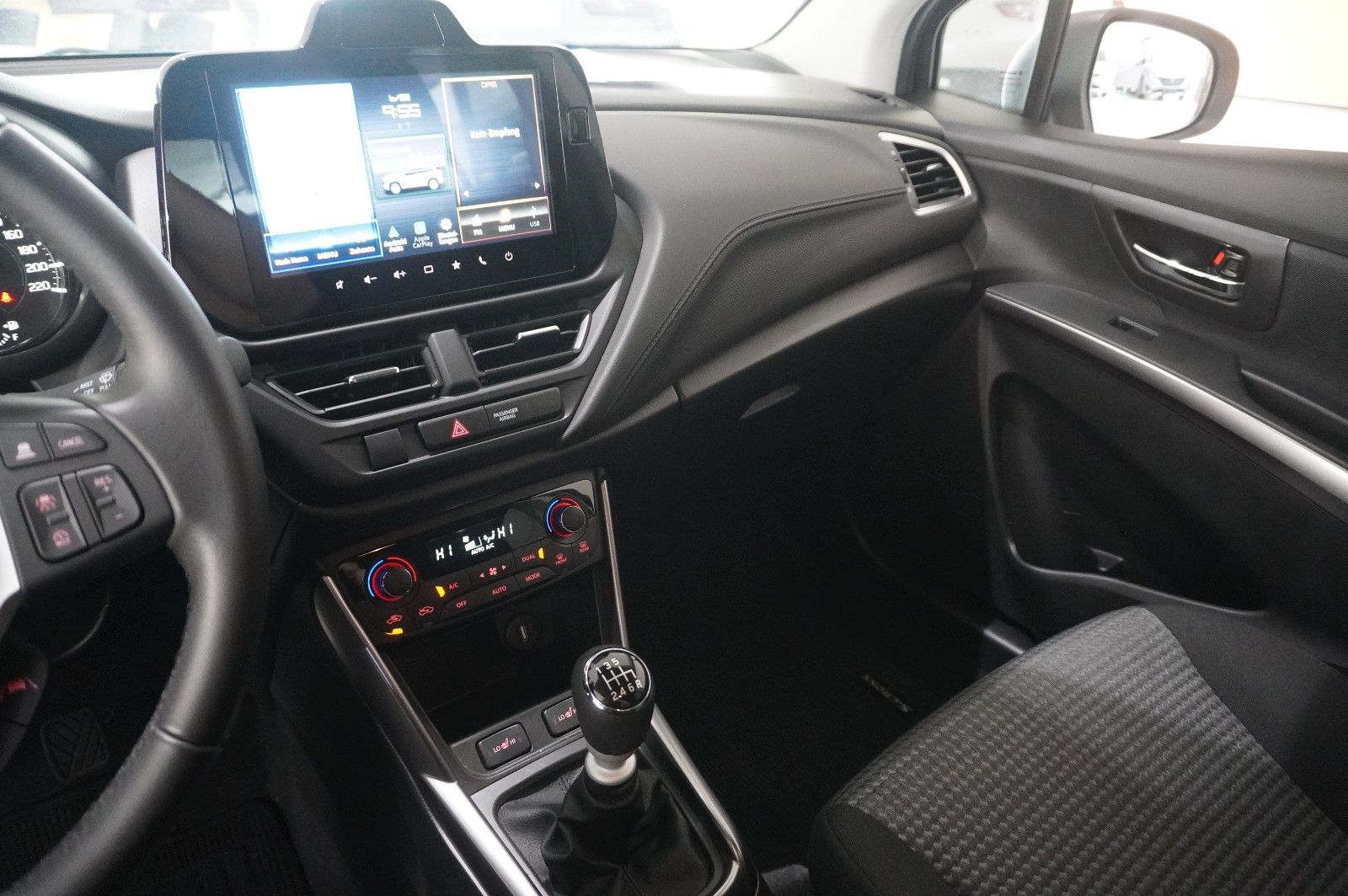 Fahrzeugabbildung Suzuki (SX4) S-Cross 1.4 COMFORT NAVI/LED/KAMERA/SH/DAB