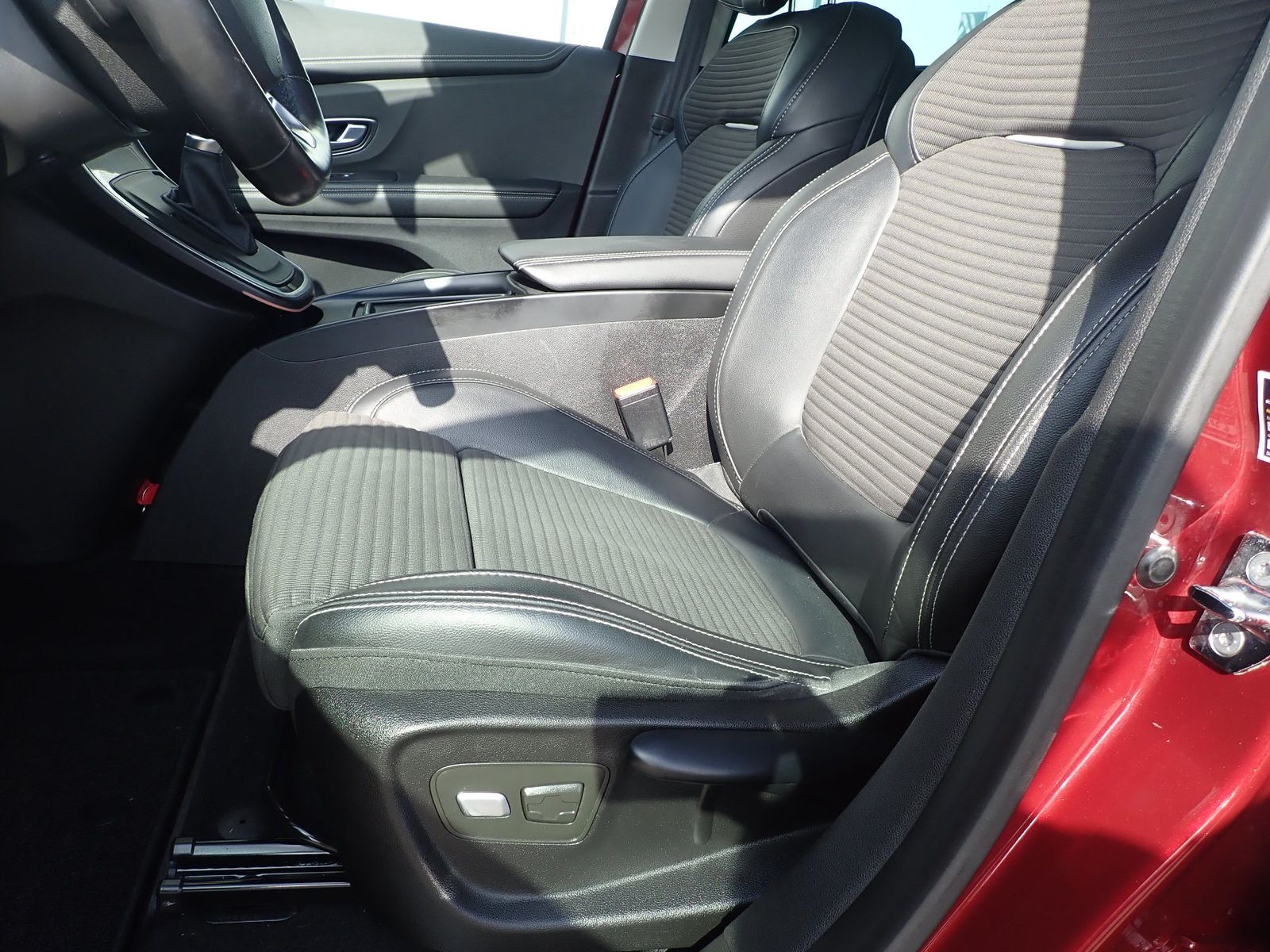 Fahrzeugabbildung Renault Scenic IV BOSE Edition dCi 160