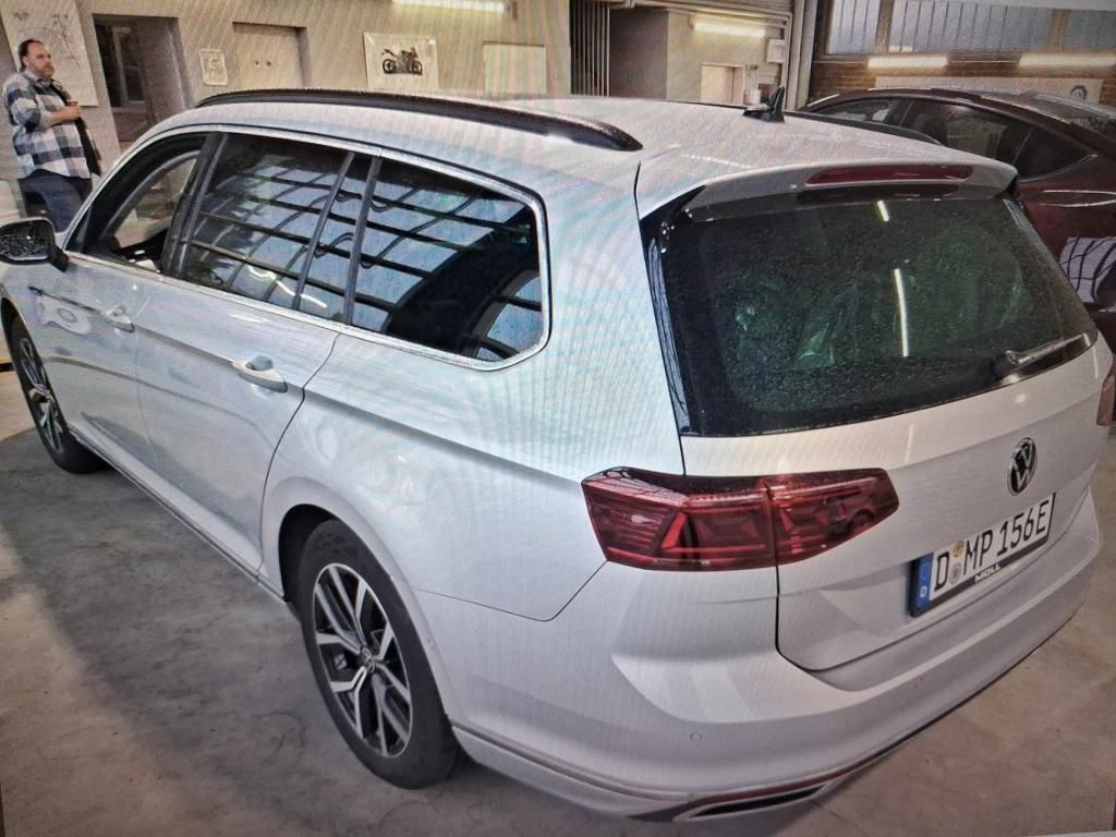 Volkswagen Passat Variant GTE PANO/LEDER/SHZ/VIRTUAL/AHK imagem 3
