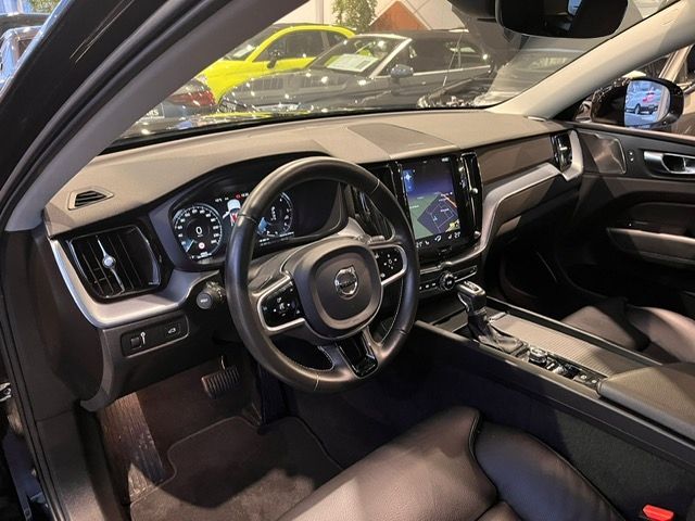 Fahrzeugabbildung Volvo XC60 Momentum Pro 2WD NAVI LEDER ALU