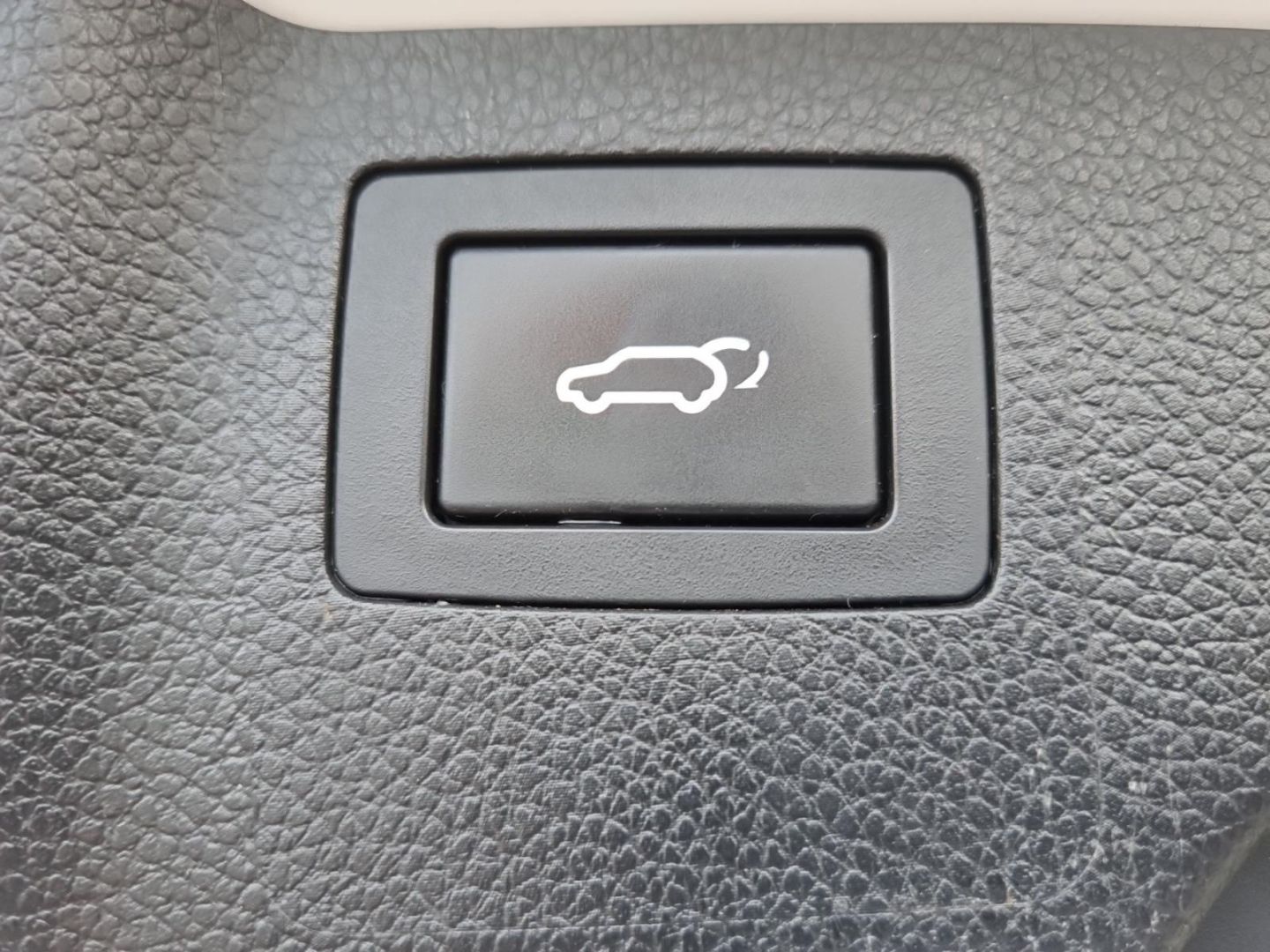 Fahrzeugabbildung Hyundai SANTA FE 2.2 CRDi 4WD AT Premium