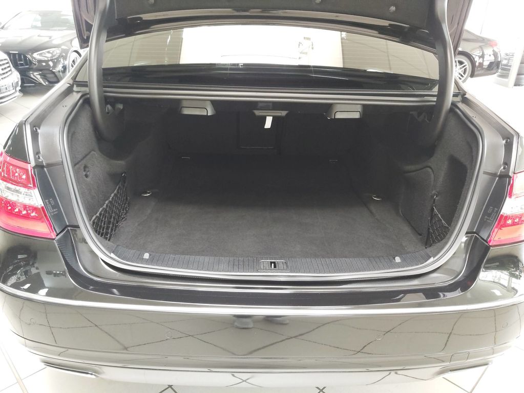 Mercedes-Benz E 300 CDI AVANTGARD LEDER TOTW KAMERA COMAND AHK