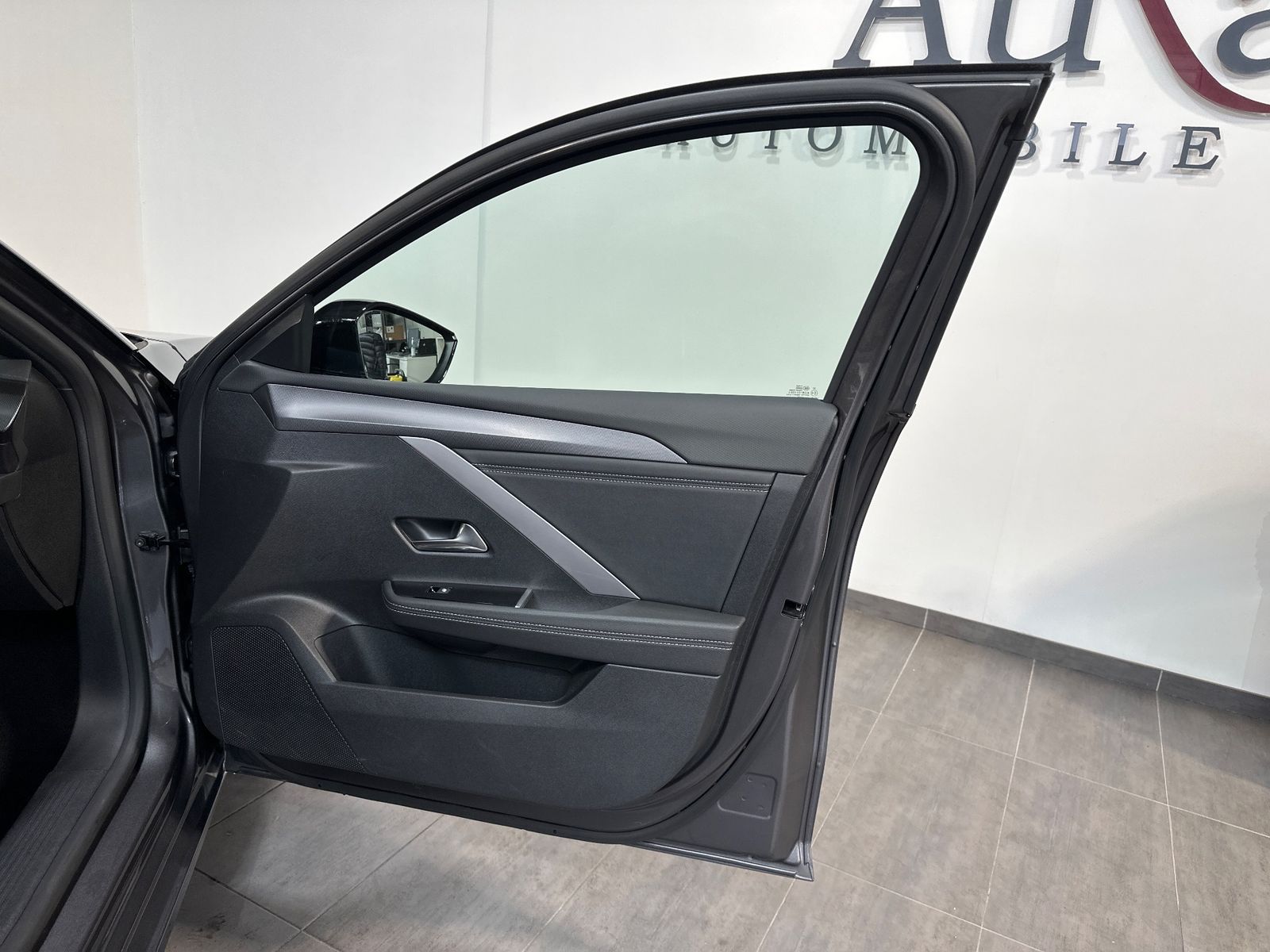 Fahrzeugabbildung Opel Astra Sports Tourer 1.5 D Automatik GS NAV+LED