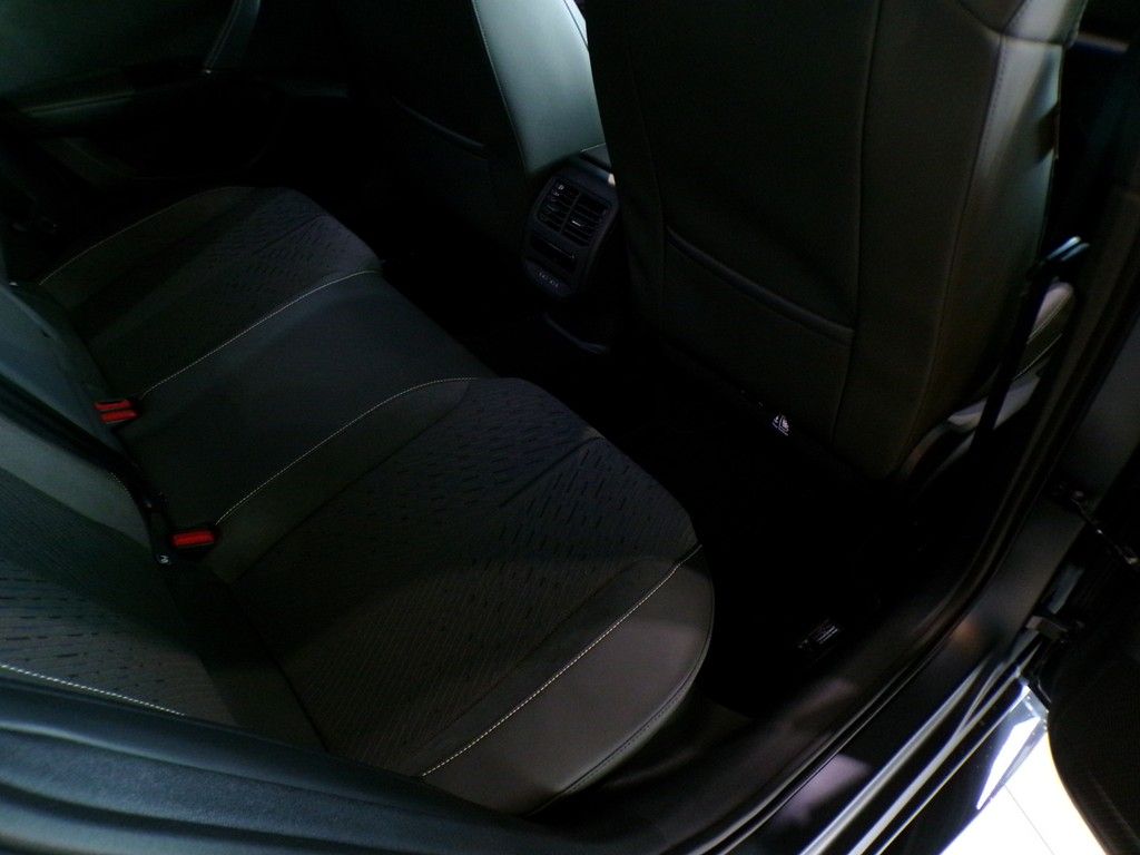 Fahrzeugabbildung SEAT Leon SportstourerVZ 2.0 TSI DSG 4Drive Tribe Edi