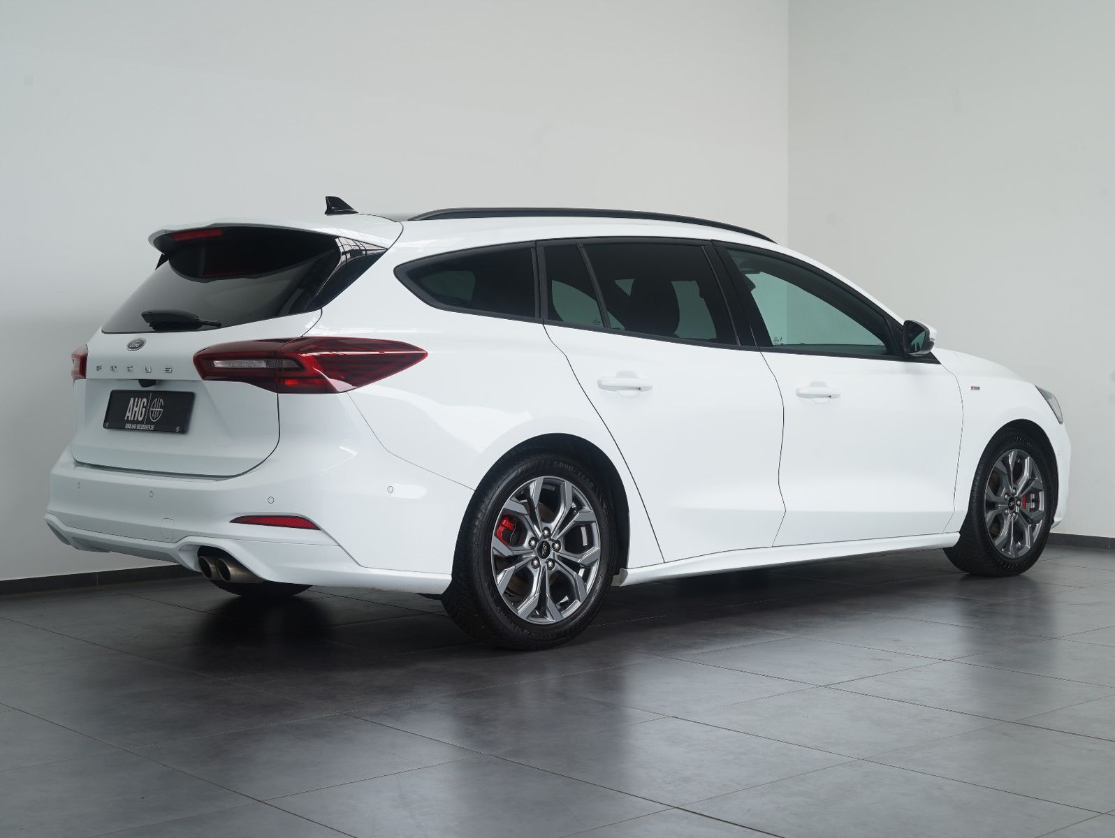 Fahrzeugabbildung Ford Focus Turnier ST-Line X 1.0 EcoBoost PANO