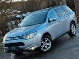 Mitsubishi Outlander Intense 4WD*I.HAND*TÜV NEU* - Mitsubishi Outlander Gebrauchtwagen