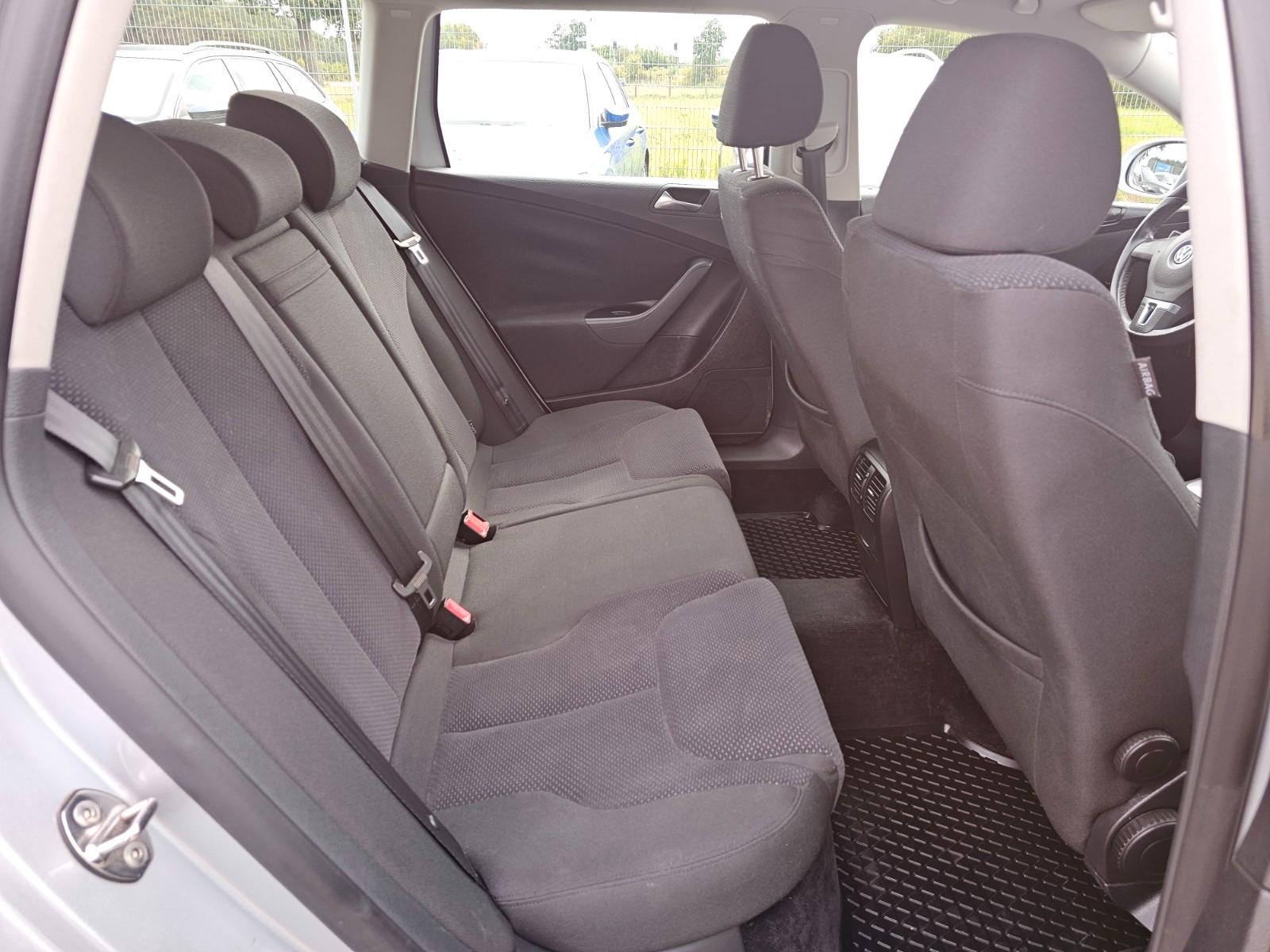 Volkswagen Passat 2010 — photo 19
