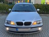 BMW 320d Automatik mit Leder und Sitzheizung - BMW 320 aus 2003: Kombi, 320d