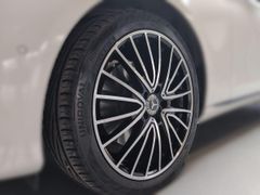 MERCEDES-BENZ E300d Avantg./LED/Burmester/Distr+/Amb/ScheckhMB